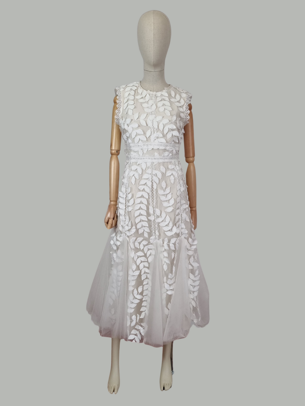 Vestido maxi ivory hojas 3D