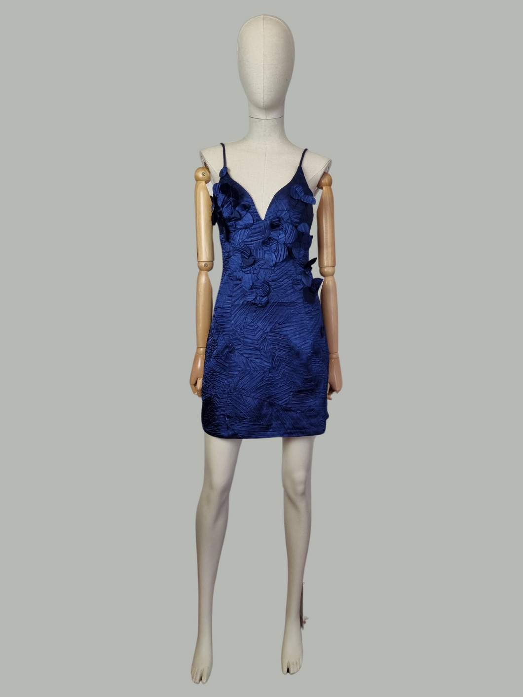 Vestido mini azul tirantes flores en 3D