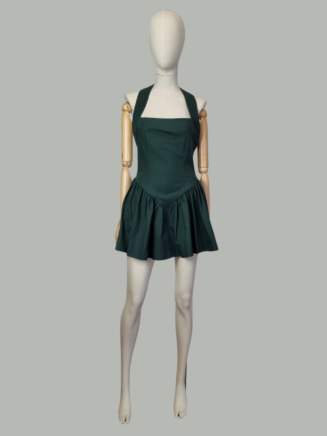 Vestido mini verde cuello halter