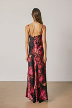 Cargar imagen en el visor de la galería, Burgundy Bloom Dress

