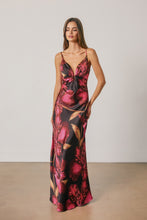 Cargar imagen en el visor de la galería, Burgundy Bloom Dress
