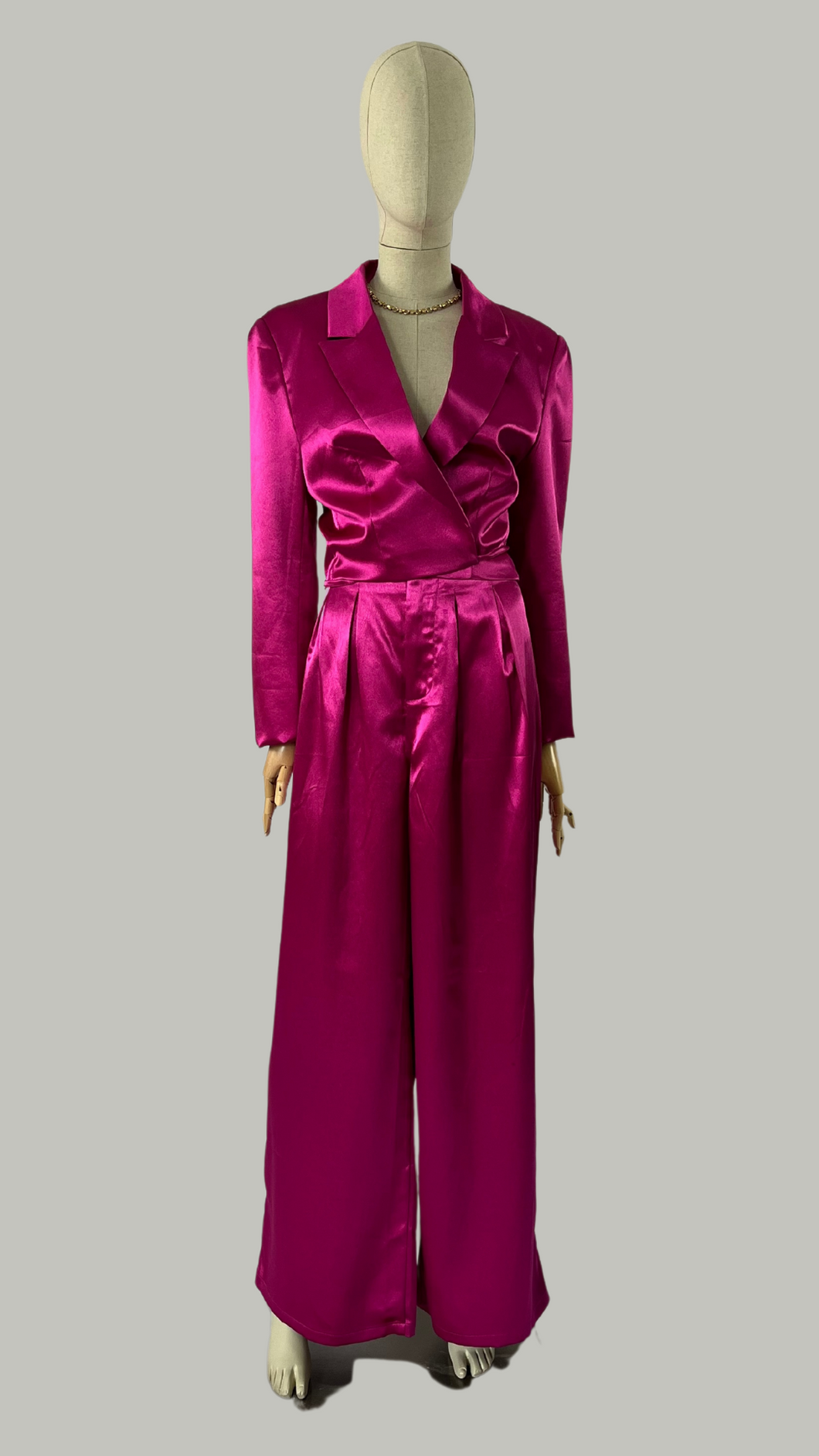 Set pantalón y minisaco rosa satinado