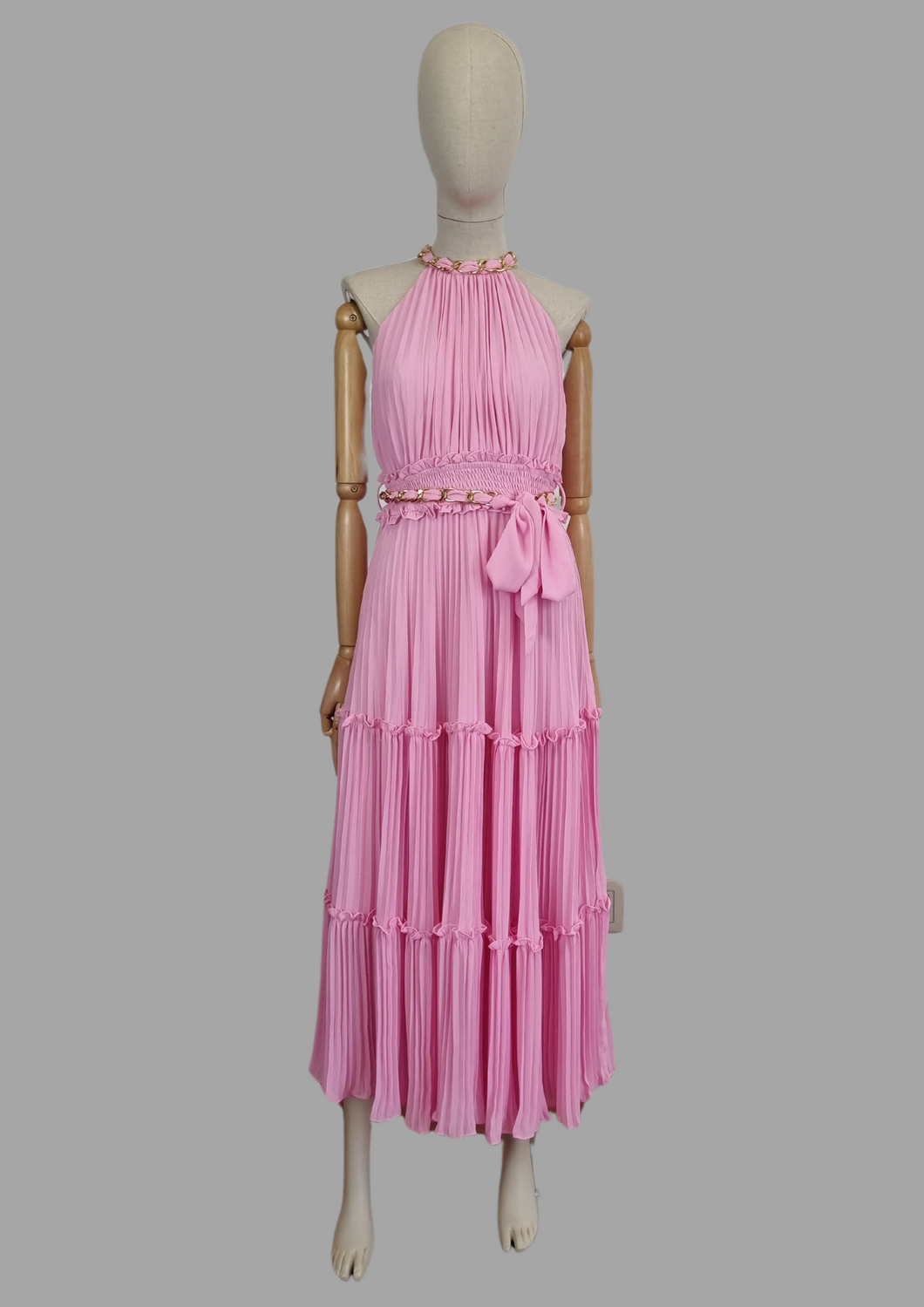 Vestido maxi cadenas en cuello rosa