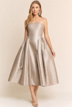 Cargar imagen en el visor de la galería, Selene Midi Dress
