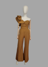 Load image into Gallery viewer, Jumpsuit amarillo mostaza una manga con olanes
