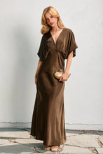 Cargar imagen en el visor de la galería, Nahira Dress

