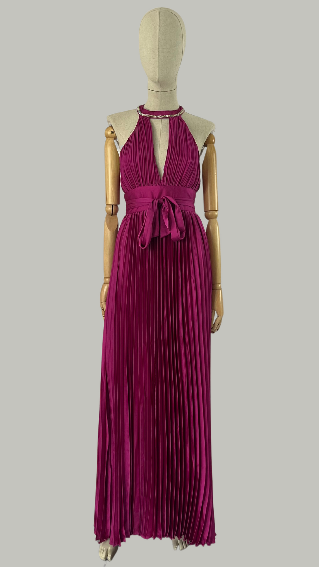 Vestido Formal Fucshia Brillos en Cuello