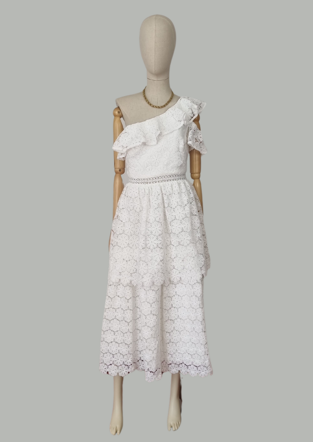 Maxi vestido blanco crochete una manga