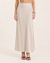 Cargar imagen en el visor de la galería, Kelsey Skirt

