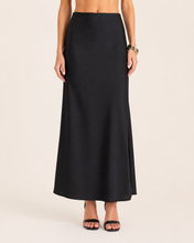 Cargar imagen en el visor de la galería, Kelsey Skirt
