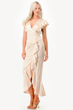 Load image into Gallery viewer, Vestido maxi manga corta olanes de lado ivory
