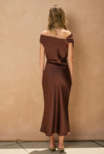 Load image into Gallery viewer, Sienna Midi Dress
