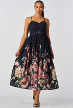 Load image into Gallery viewer, Noirea Dress
