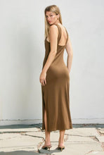 Load image into Gallery viewer, Zarea Midi Dress
