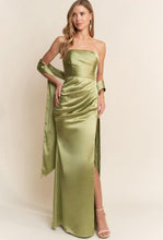 Cargar imagen en el visor de la galería, Lyara Maxi Dress

