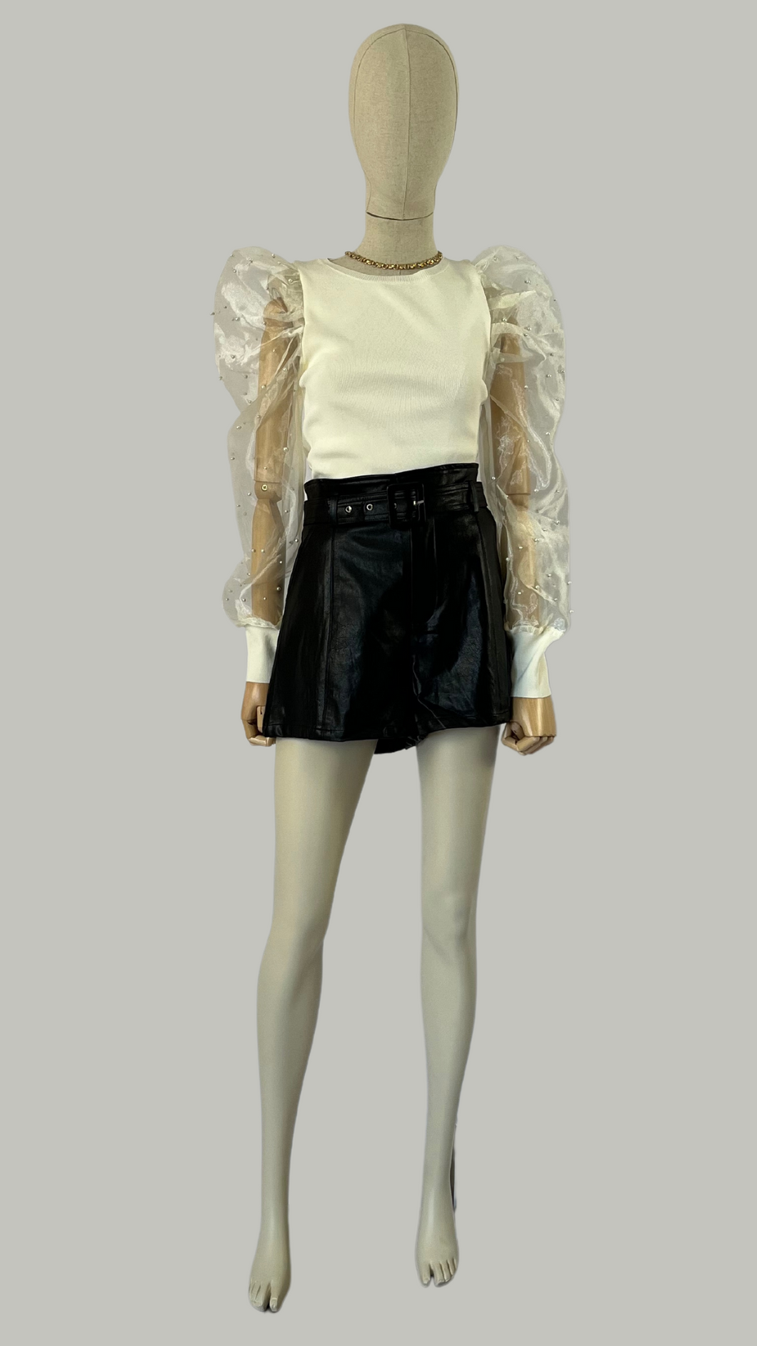 Short Negro Vinipiel