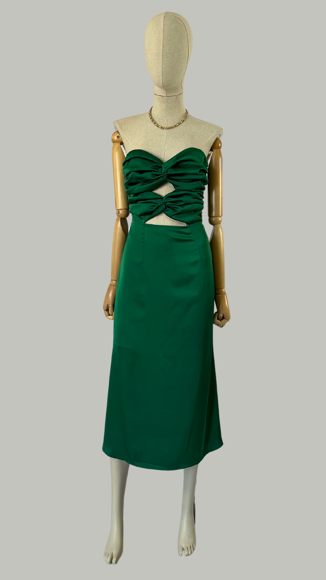 Vestido straples abertura frente verde