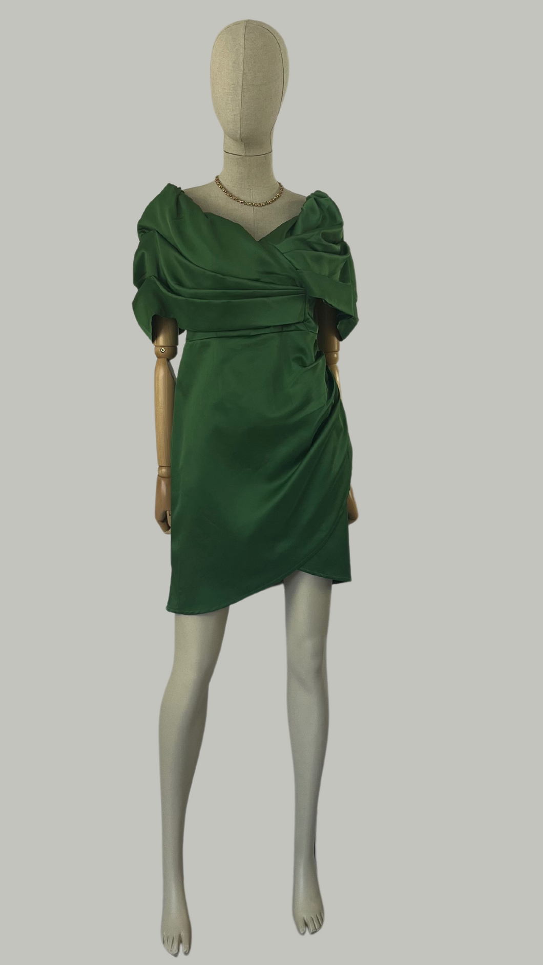 Minivestido straple manga bombacha verde