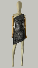 Load image into Gallery viewer, Vestido lentejuela Hombro Descubierto
