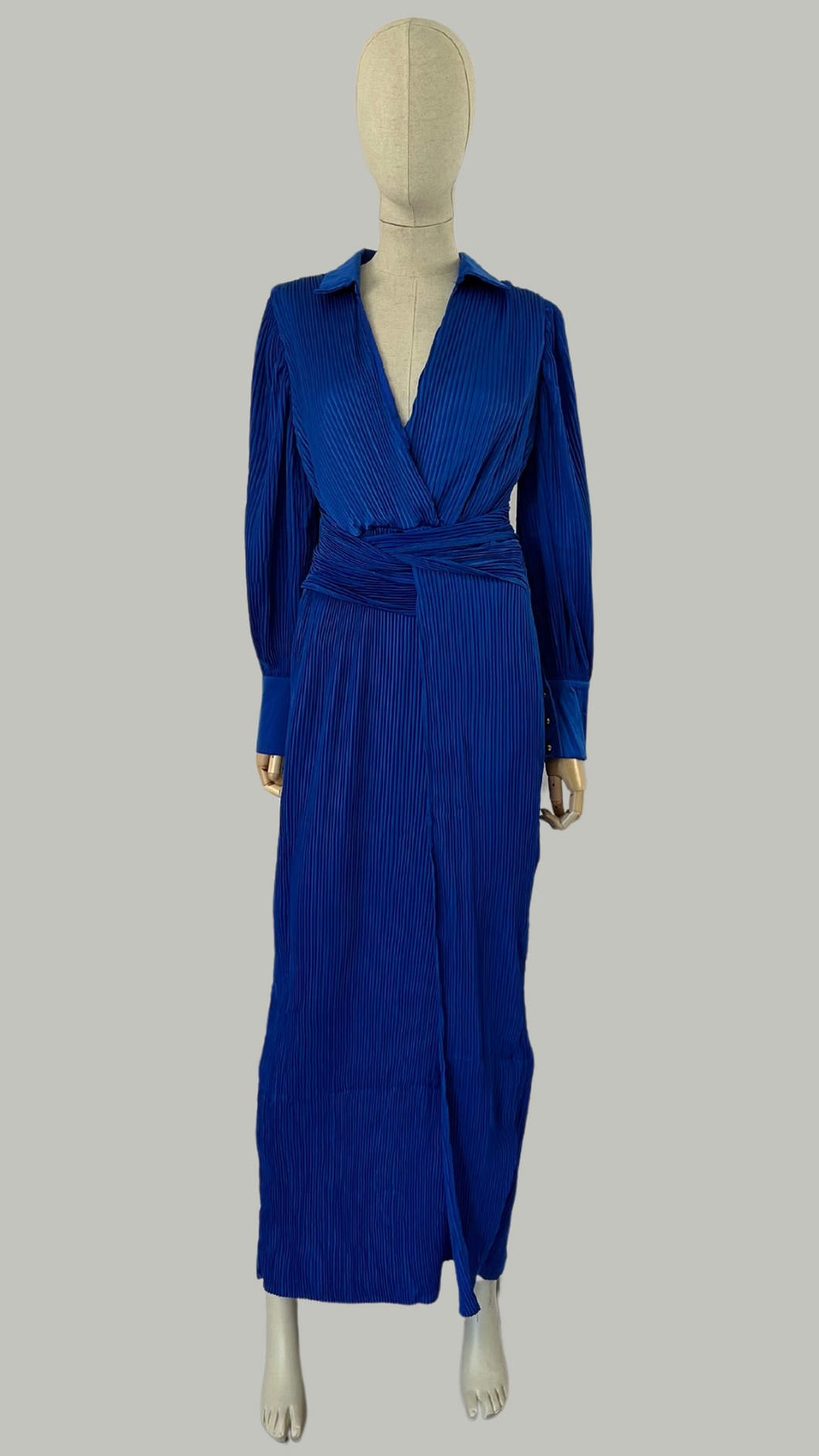Vestido manga larga azul plisado