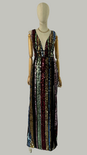 Load image into Gallery viewer, Vestido Formal Arcoiris Lentejuelas en Rayas
