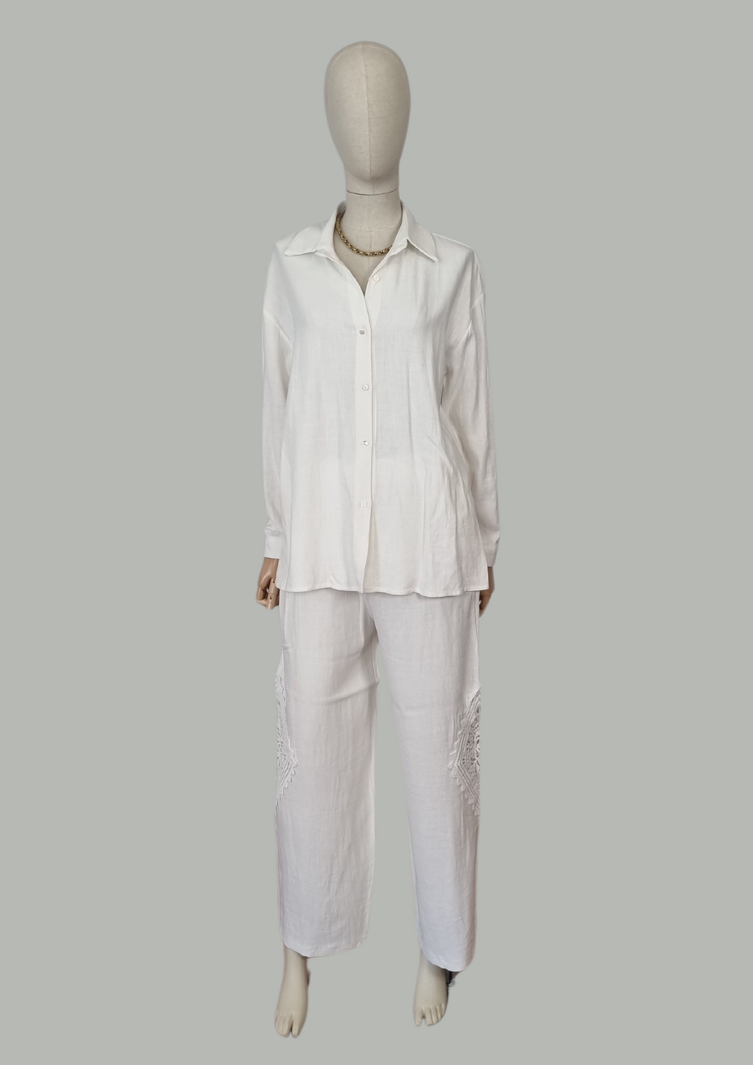 Set pantalon y camisa de lino blanco