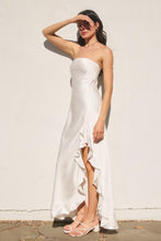 Load image into Gallery viewer, White Maxi Dress

