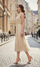 Cargar imagen en el visor de la galería, Arlyse Beige Dress
