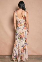 Cargar imagen en el visor de la galería, Sylmarine Dress
