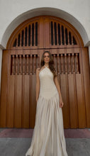 Cargar imagen en el visor de la galería, Corinne Ivory Dress
