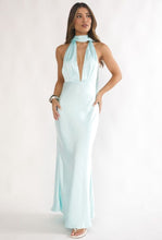 Cargar imagen en el visor de la galería, Horel Icey Dress
