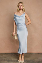 Cargar imagen en el visor de la galería, Sienna Blue Dress
