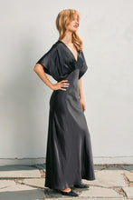 Cargar imagen en el visor de la galería, Nahira Dress
