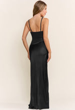 Cargar imagen en el visor de la galería, Astrid Dress
