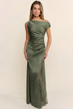 Cargar imagen en el visor de la galería, Laurett Dress

