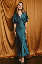 Cargar imagen en el visor de la galería, Nahira Dress

