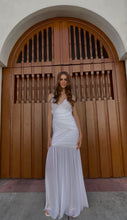 Cargar imagen en el visor de la galería, Zulia White Dress
