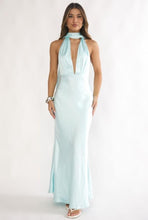 Cargar imagen en el visor de la galería, Horel Icey Dress
