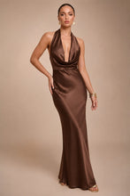 Cargar imagen en el visor de la galería, Mireth Dress
