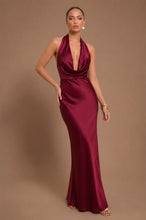 Cargar imagen en el visor de la galería, Mireth Dress
