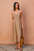 Cargar imagen en el visor de la galería, Issel Midi Dress

