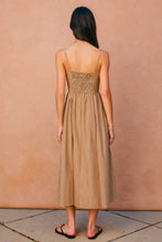 Cargar imagen en el visor de la galería, Issel Midi Dress
