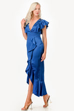 Cargar imagen en el visor de la galería, Vestido maxi azul olanes satin
