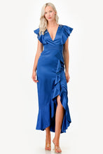 Cargar imagen en el visor de la galería, Vestido maxi azul olanes satin
