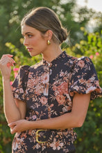 Cargar imagen en el visor de la galería, Set floral blusa pantalon
