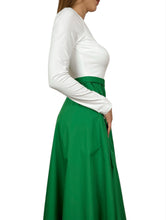 Cargar imagen en el visor de la galería, Vestido Bicolor Blusa Blanca/Falda Verde
